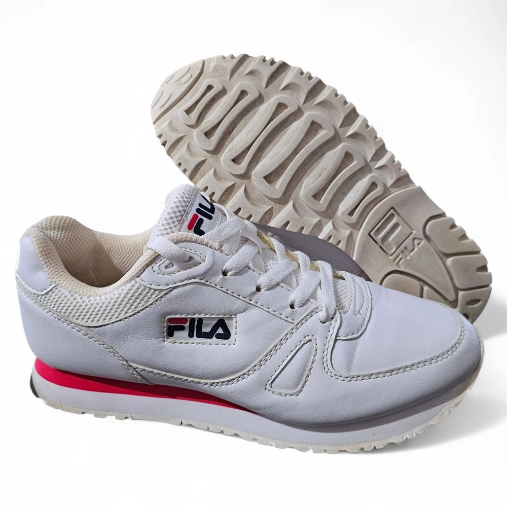 FILA Women's‎ Sneakers Size 8 – White Athletic Shoes – Lace Up Casual